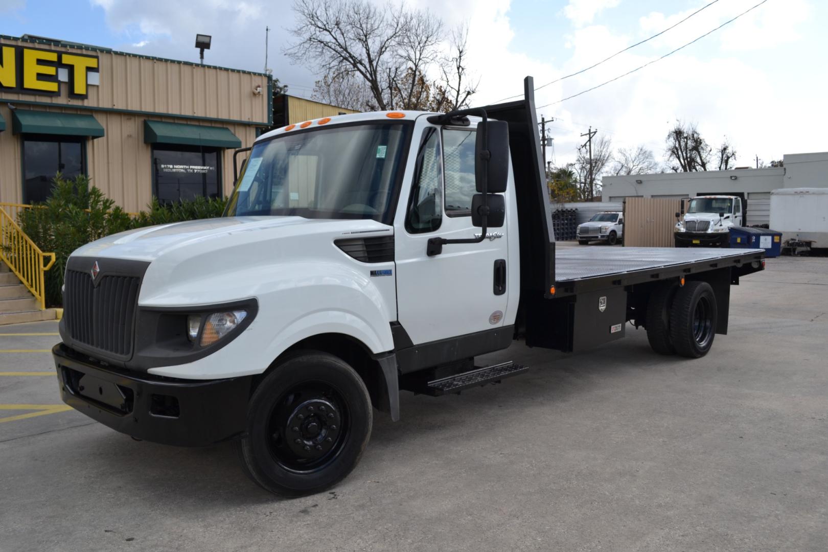 2014 WHITE /BLACK INTERNATIONAL TERRASTAR with an MAXXFORCE 7 6.4L 220HP engine, ALLISON 1000 6SPD AUTOMATIC transmission, located at 9172 North Fwy, Houston, TX, 77037, (713) 910-6868, 29.887470, -95.411903 - Photo#0